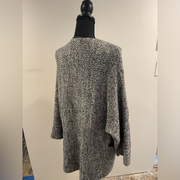 Zara Knit Jacket. Size Large - Picture 4 of 8